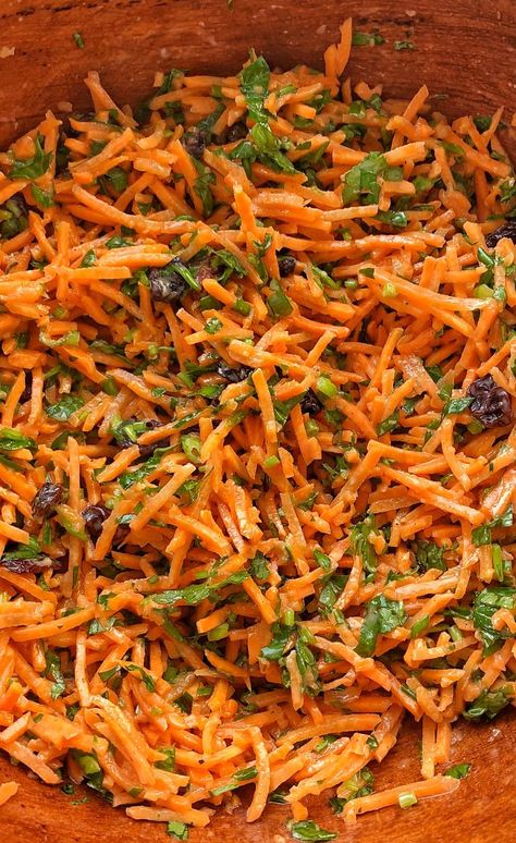 ‘Honey’ Mustard Shredded Carrot Salad Shredded Carrot Salad, Best Vegan Salads, Vegan Salads, Veggie Stock, Smitten Kitchen, Carrot Salad, Healthy Salad, Vegan Salad, Shredded Carrot