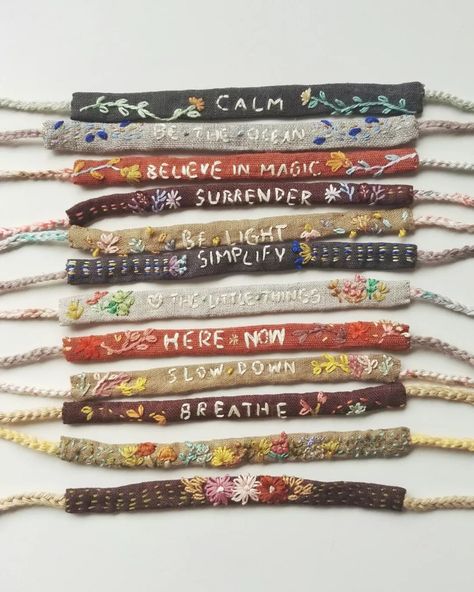 Felted Jewelry Ideas, Funky Bracelets, Linen Bracelet, Embroidery Business, Daily Mantras, Hantverk Diy, Embroidered Bracelet, Fiber Art Jewelry, Mantra Bracelet