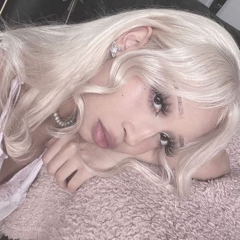 Doll Beauty, Cute Makeup Looks, Dream Girl, Hair Reference, Hair Inspo Color, Pretty Makeup, Aesthetic Hair, Vivienne Westwood, Pretty Hairstyles