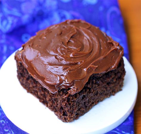 The Best Low Fat Chocolate Cake Recipe Healthy Chocolate Cake Recipe, Low Fat Cake, Vegan Chocolate Cake Recipe, Healthy Chocolate Cake, Chocolate Mayonnaise Cake, Brownie Frosting, 100 Calorie, Chocolate Sheet Cake, Low Calorie Desserts