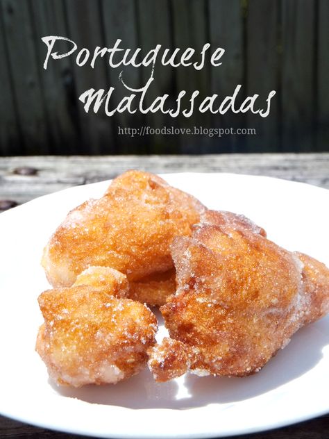 Food is Love: Portuguese Traditions: Malassadas Malasadas Recipe, Portuguese Traditions, Filet Mignon Chorizo, Portuguese Dessert Recipes, Portuguese Sweet Bread, Portugal Food, Fried Donuts, Portuguese Desserts, Portuguese Cuisine