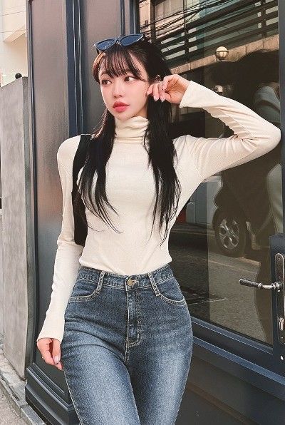 Fitted Turtleneck Outfit, Turtleneck Outfit Women, White Turtle Neck Outfit, Brown Turtleneck Outfit, Turtle Neck Outfit Women, Women's Turtlenecks, Bios Para Instagram, Turtleneck Outfit, Outfit Korean