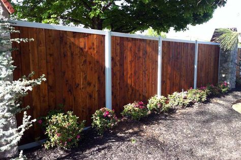 Fence With Metal Posts, Wood Privacy Fence Ideas, Stained Fence, Property Fence, Build Fence, Staining Wood Fence, Gate And Fence Ideas, Yard Gates, Fence And Gate Ideas