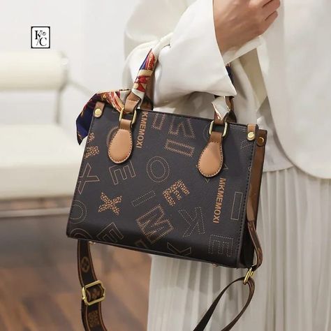 Showroom Quality Handy with Shoulder Sling 💖 Women’s New High Quality Tote Bag, European and American Fashion Fashion Style, Retro Letter Printing Handbag Two Colours ✌️💖 Size Hight._7’5. Wide._9’5. Base._3’5 Price._950/- freeship #handbag #handbags #handbagaddict #shoulderbag #bags #bagslover #sling #slingbag #slings #onlinestore #onlineshopping #onlinebusiness #supportsmallbusiness #shoplocal Shoulder Sling, American Fashion, Style Retro, Sling Bag, Fashion Fashion, American Style, Showroom, Online Store, Tote Bag