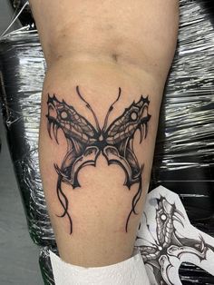 Snake Head Butterfly Tattoo, Rockstar Tattoo Ideas, Grunge Butterfly Tattoo, Grunge Tattoos For Women, Butterfly Snake Tattoo, Snake Butterfly Tattoo, Front Neck Tattoos Women, Rockstar Tattoos, Butterfly Knee Tattoo