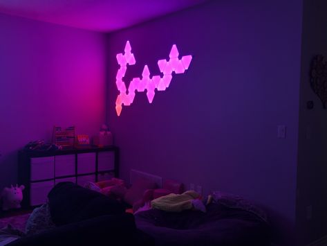 Nano Leaf Lights Design, Nanoleaf Design Ideas, Nanoleaf Panels, Nanoleaf Designs, Beverly House, Nanoleaf Lights, Leaf Ideas, Cozy Dorm, Cozy Dorm Room