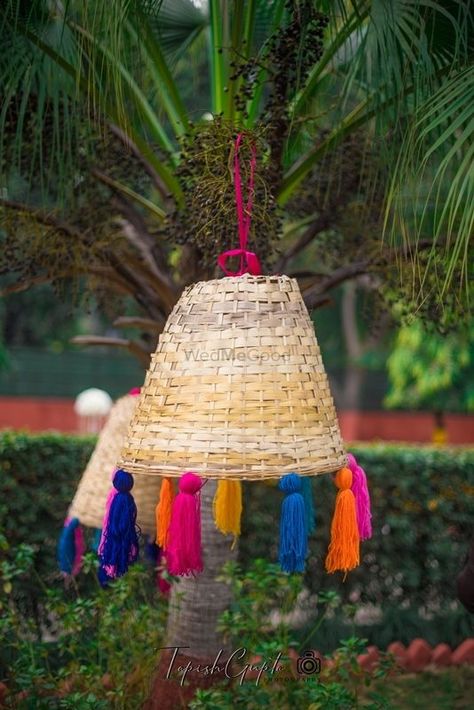 Cane Baskets Decoration Ideas, Indian Floral Decor, Yoga Party, Diwali Diya Decoration, Cane Baskets, Canes Decor, Wedding Background Decoration, Wedding Register, Wedding Hall