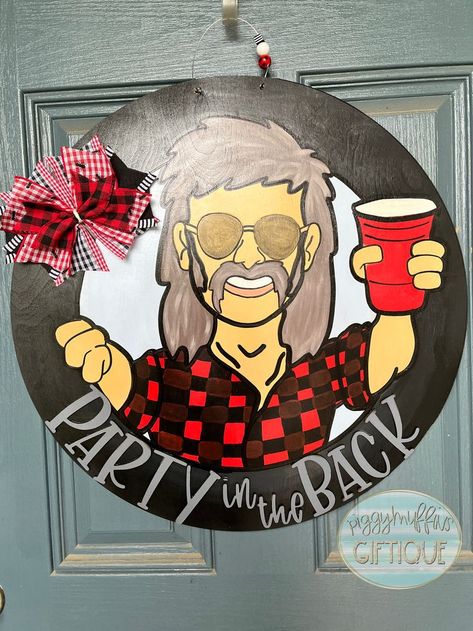 Beer Door Hanger, Groovy Door Hanger, Funny Door Hangers, Wooden Rounds, Painted Burlap, Hanger Ideas, Valentines Door Hanger, Red Solo Cup, Burlap Door Hangers