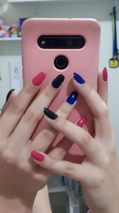 TV girl nails Tv Girl Nails Idea, Tv Girl Makeup, Tv Girl Nails Design, Tv Girl Nails, Girls Nail Designs, Beauty Hacks Nails, Art Deco Nails, Hello Nails, Punk Nails