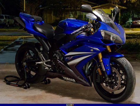 Yamaha R1 2007, Funny Lock Screen Wallpaper, Yamaha Motorcycle, Adrenaline Rush, Yamaha R1, Dream Chaser, Moto Gp, Road Runner, Bike Life