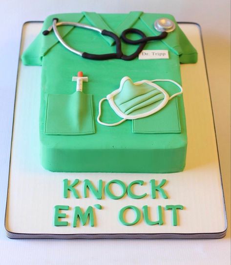 Anesthesia Graduation Party, Anesthesia Cake, Anesthesiologist Cake, Noel Aesthetic, Medical School Graduation Party Ideas, Men Cakes, 60 Birthday, Medical School Graduation, Recipes Cake