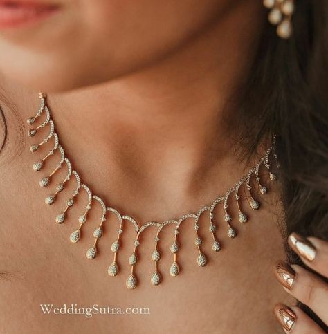 Indian Diamond Jewellery Set, Light Diamond Necklace Set, Light Weight Diamond Necklace Indian, Gold Jewelry Simple Necklace Classy, Diamond Necklace Simple Classy, Simple Diamond Necklace Indian, Light Weight Diamond Necklace, Diamond Necklace Elegant, Diamond Necklace Set Indian