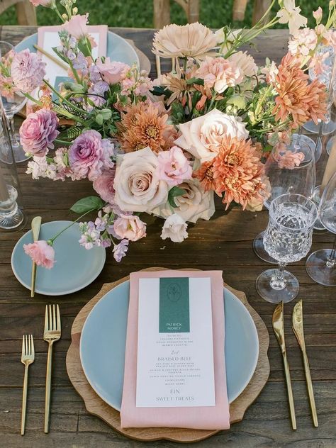 April Wedding Colors, Teal Wedding Colors, Wedding Color Schemes Spring, Spring Wedding Color Palette, Colorful Centerpieces, Pink Wedding Colors, Wedding April, Neutral Wedding Colors, Wedding Color Combos