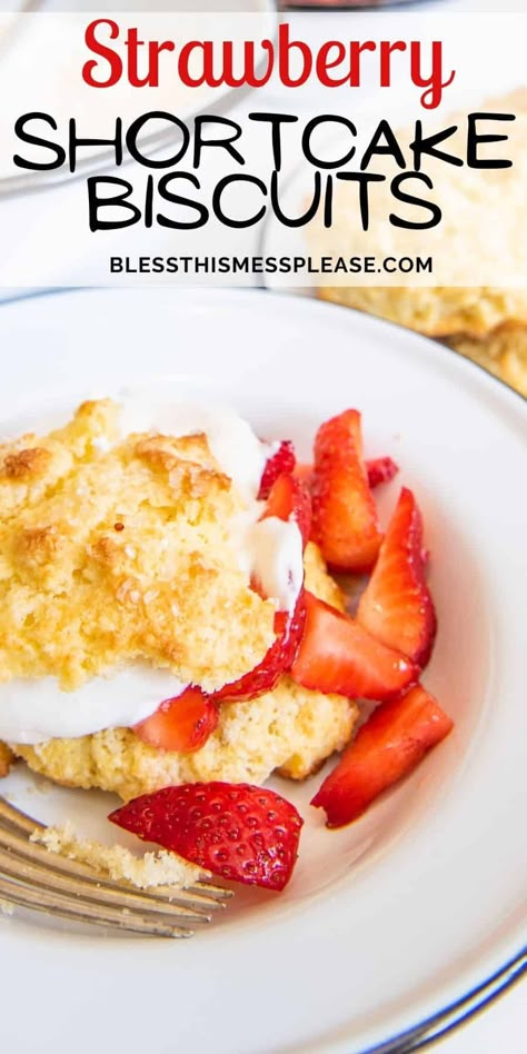 Biscuit Strawberry Shortcake, Biscuits For Strawberry Shortcake, Shortcake Recipe Easy, Strawberry Shortcake Biscuits, Fried Biscuits, Shortcake Biscuits, Homemade Strawberry Lemonade, Homemade Strawberry Shortcake, Decorating Frosting