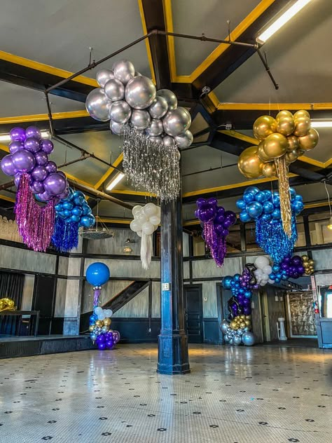 Club Balloon Decorations, Ceiling Balloons Decorations, Hanging Balloon Decorations, Fringe Ceiling Decor, Ceiling Balloon Garland, Hanging Balloons From Ceiling, Balloon Ceiling Decor, Ceiling Party Decorations, Ceiling Decorations For Party