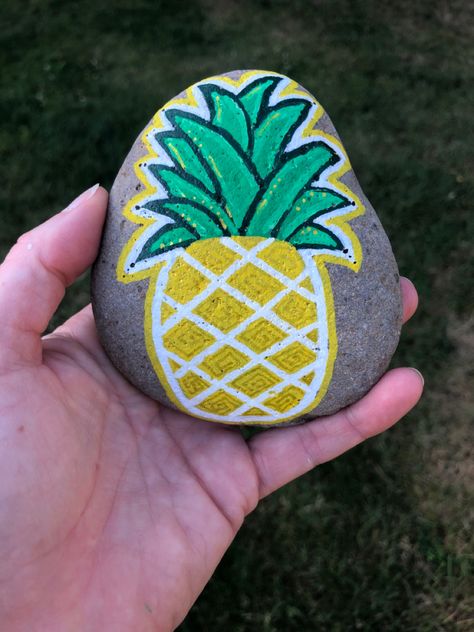 Pineapple Painted Rocks, Pineapple Painting, Camp Rock, Paint Rock, Rock Painting Designs, Book Art Drawings, Craft Time, Pineapple, Painted Rocks