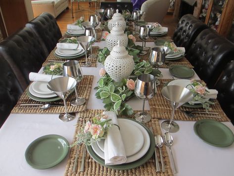 Dinner Tablescape, Tablescapes Ideas, Summer Tablescapes, Easter Tablescapes, Fiesta Dinnerware, Outdoor Dinner, Woodland Christmas, Hearth And Home, Air Fryer Recipes Healthy