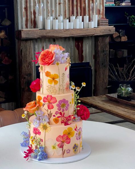 Pressed edible florals combined with divine fresh flowers for Caitlin + Nicholas at The Homestead Berry Australia. Cake by Savvy Fare Cake Sydney Edible Flowers Cake, Colorful Wedding Cakes, Boho Cake, Floral Wedding Cake, June 1st, Wedding Cakes With Flowers, Sydney Wedding, Garden Party Wedding, Beautiful Wedding Cakes