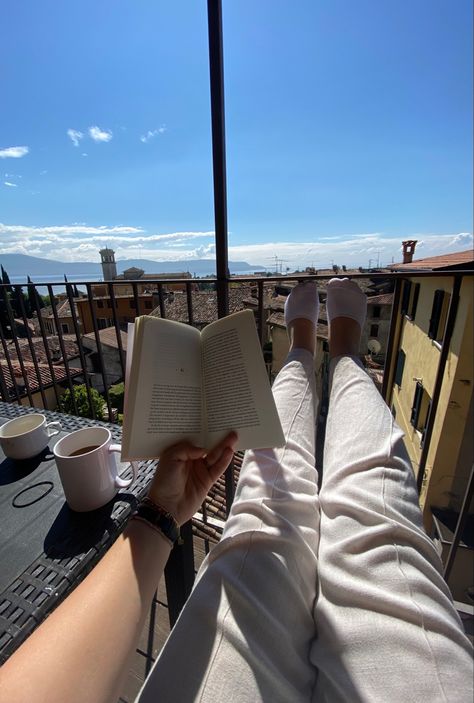 #booklover #books #aesthetic #summervibes #summer #balcony #balkon Reading On Balcony Aesthetic, Reading On Balcony, Balkon Aesthetic, Summer Balcony, Theme Board, Silly Words, Girl Reading Book, Prep Life, Books Aesthetic