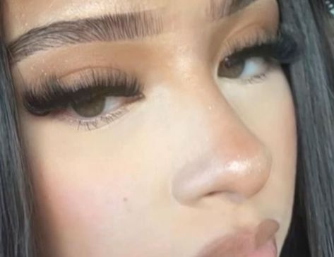 Medium Eyelash Extensions, Lash Extension Inspo Volume, 13-15 Mm Lashes, Eyelash Extensions With Bottom Lashes, Wet Wispy Lashes, Natural Full Lash Extensions, Eyelash Extensions Styles Volume, Half Lashes Look, Wet Wispy Lash Extensions