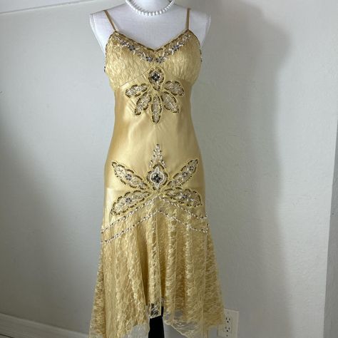 Sue Wong Nocturnal Dress
Beautiful vintage Sue Wong... - Depop Sue Wong Nocturne Dress, Vintage Silk Flapper Dress Fitted, Vintage Silk Flapper Dress, Luxury Vintage Silk Flapper Dress, Vintage V-neck Flapper Dress For Party, Sue Wong, Wedding Party Dresses, Graduation Dress, Wedding Party