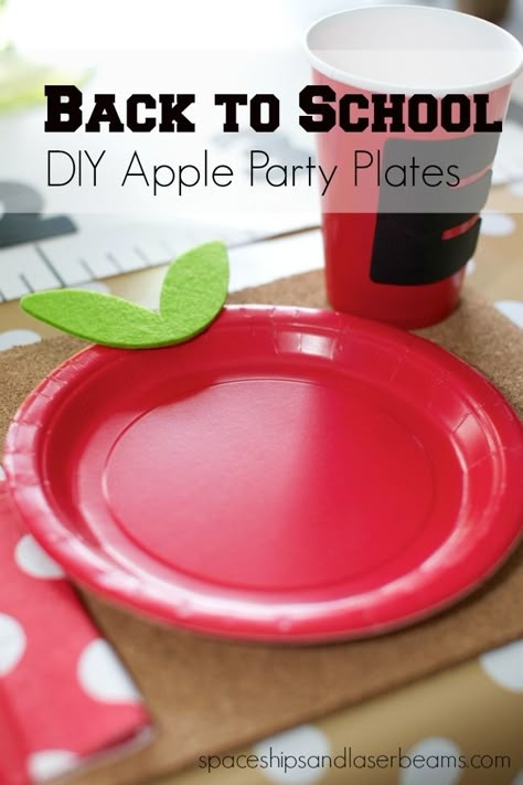 back-to-school-party-supplies-ideas Back To School Party Ideas, Apple Party, Back To School Bash, Back To School Breakfast, Pyjamas Party, Diy Apple, Snow White Birthday Party, School Party Ideas, School Dinners