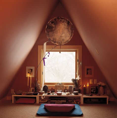 Sarah Susanka spent a lot of time in her attic meditation space before she launched the Not So Big House movement. Sala Zen, Meditation Nook, Yoga Meditation Room, Meditation Room Decor, Meditation Corner, Meditation Rooms, Meditation Altar, Zen Room, Zen Space