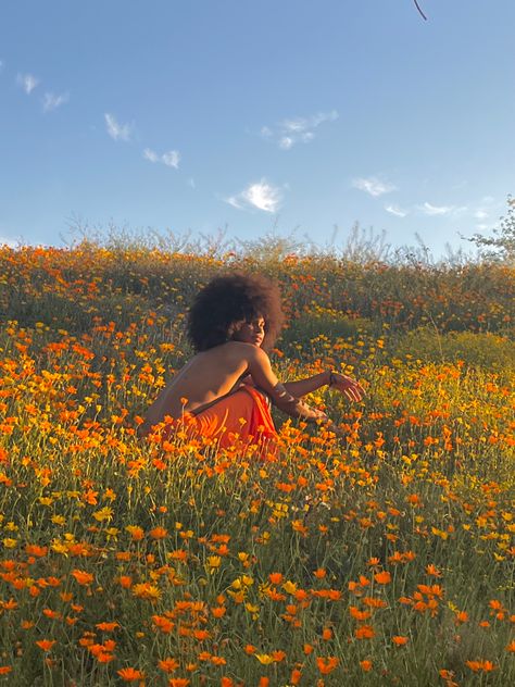 Editorial Photography Nature, Green Themed Photoshoot, Ethereal Photoshoot Black Woman, Wild Feminine Aesthetic, Nature Black Women, Earthy Photoshoot Black Women, Grass Photoshoot Ideas, Photo Shoot Nature, Open Field Photoshoot