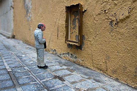 Isaac Cordal, Best Street Art, Spanish Artists, Street Art Graffiti, Land Art, Street Artists, Miniature Art, Public Art, Artsy Fartsy