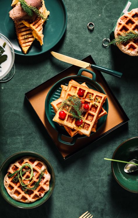 Waffles Plating Ideas, Waffle Photography Food Styling, Food Photography Breakfast, Waffles Photography, Waffle Restaurant, Lifestyle Photography Food, Sweets Photography, Professional Food Photography, Cafe Photography