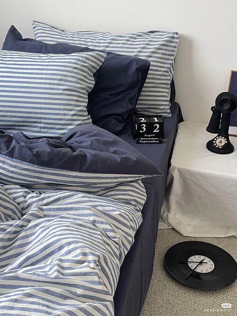 Blue Bed Set Aesthetic, Navy Blue Bed Sheets Aesthetic, Blue Bedsheets Aesthetic, Blue Bedsheet Aesthetic, Navy Blue Aesthetic Bedroom, Blue Bed Aesthetics, Dark Blue Bedding Aesthetic, Dark Blue Dorm Room Aesthetic, Navy Bedroom Aesthetic