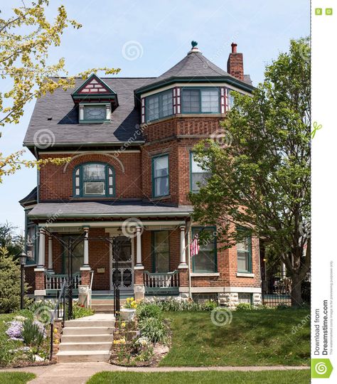 Sims Victorian House, House With Turret, Realistic Bloxburg House Exterior, Victorian Backyard, Old Brick Homes, Brick Victorian Homes, Cullen House, Classic House Plans, Brick Victorian