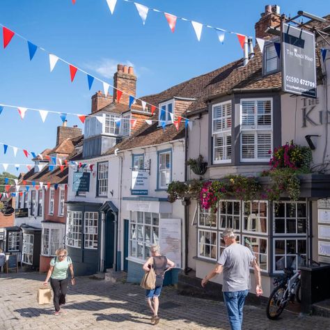 Introducing our NEW coastal townhouse… Victory Cottage ⛵ A mere stone’s throw from Lymington’s boutique-dotted High Street, and cheery cobbled Quay, Victory Cottage is a real triumph of a find! Sitting pretty amongst a confectionary- coloured row of townhouses, our gorgeous pied-à-terre celebrates its 19th Century beginnings in style… ✨Sleeps 4 ✨Family & Dog Friendly ✨Townhouse ✨Lymington With so much to see & do, will you choose town, coast or countryside first? The doors are open -... Coastal Townhouse, Luxury Townhouse, 4 Family, The Door Is Open, Family Dog, Sitting Pretty, Seaside Towns, New Forest, Family Dogs