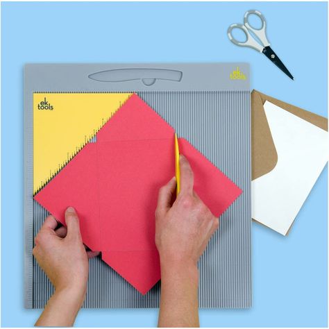 EK Success 54-00102 Ek Tools Standard Scoring Board, Multi-Colour: Amazon.co.uk: Kitchen & Home Envelope Maker, Scoring Board, Scoring Tool, How To Make An Envelope, Diy Envelope, Bone Folder, Projects Ideas, Paper Crafts Cards, Free Amazon Products