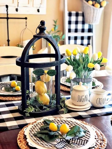 Blue Willow Decor, Farmhouse Dinnerware Sets, Dining Table Decor Centerpiece, Lemon Table Decor, Summer Farmhouse Decor, Lemon Kitchen Decor, Summer Centerpieces, Lemon Kitchen, Fridge Decor