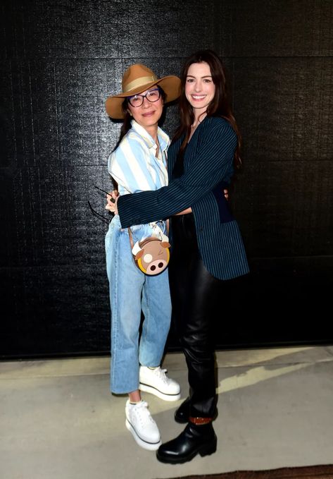 Anne Hathaway at the Telluride Film Festival Neon Bra, Telluride Film Festival, Anne Hathaway Style, Erin Walsh, Hayley Kiyoko, Sporty Crop Top, Prince Harry Photos, New York Film, Gucci Jacket