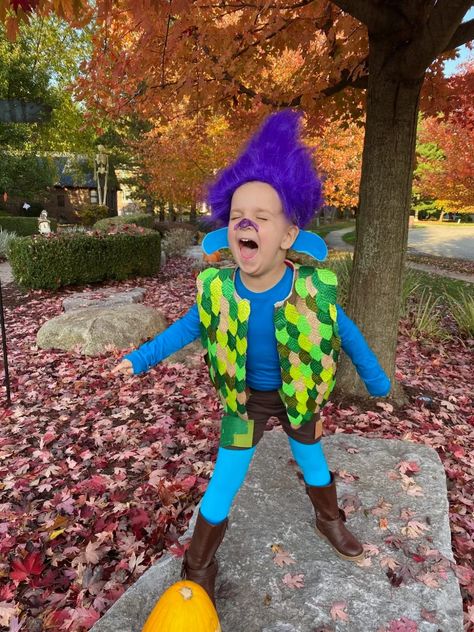 DIY: Branch from "Trolls" Halloween Costume | mostefinitely Branch Trolls Costume, Trolls Branch Costume, Diy Trolls Costume, Trolls Costumes Diy, Diy Poppy Troll Costume, Viva Trolls Costume Diy, Diy Branch Trolls Costume, Trolls Costume Toddler, Trolls Halloween Costume