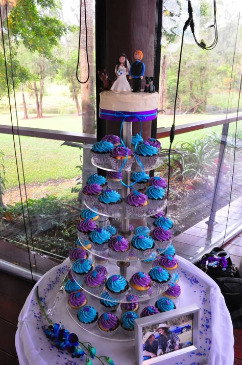 Purple Teal Wedding, Purple Turquoise Wedding, Cakes Purple, Blue And Purple Wedding, Lavender Weddings, Wedding Cake And Cupcakes, Peacock Wedding Cake, Cakes Floral, Wedding Lavender