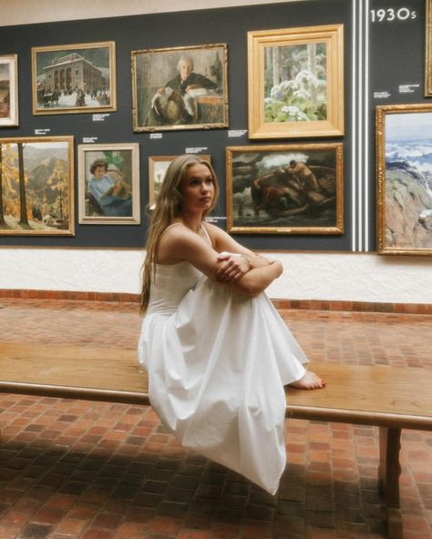 Dancing around the art museum with Lea for her senior pics 🩰🎨💛✨ Museum Photoshoot Ideas, Senior Casuals, Addison Photos, Museum Photoshoot, Art History Major, Senior Pic Inspo, Photoshoot Moodboard, History Major, Photoshoot Art