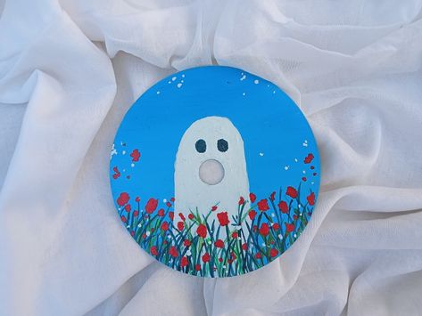 Cd Painting Ideas, Cute Ghost Art, Painted Cds, Halloween Dvd, Cd Idea, Vinyl Paintings, Cd Painting, Record Painting, Ghost Art