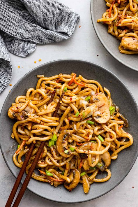 Easy Udon, Udon Noodles Recipe, Crockpot Chicken And Dumplings, Main Food, Chicken Chow Mein, The Recipe Critic, Recipe Critic, Takeout Food, Asian Inspired Dishes