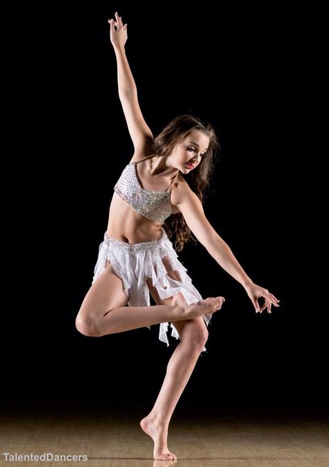 Follow: @TalentedDancers Kendall K Vertes, Dance Contest, Kendall Vertes, Show Dance, Dance Poses, Dance Moms, Famous People, Track, The Incredibles