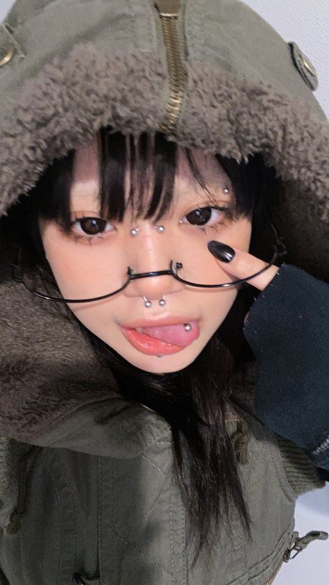 Piercings With Glasses, Asian Piercing, Mouth Piercings, Silly Clothes, Multiple Ear Piercing, Face Piercings, Piercings For Girls, Cool Piercings, Cute Piercings