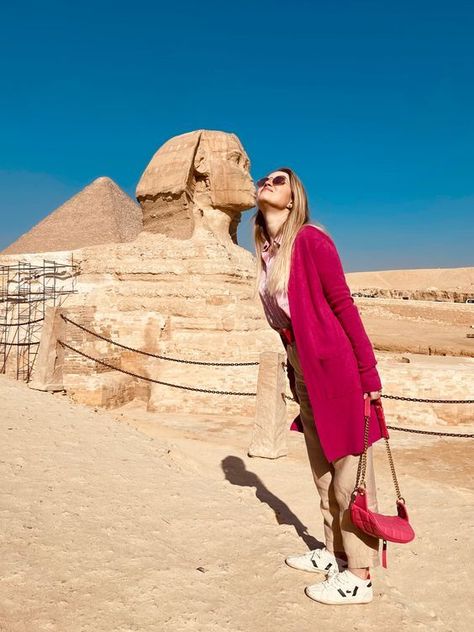 Pyramid Photo Ideas, Egypt Tourist Outfit, Egypt Photo Ideas, Egypt Photoshoot, Egypt Outfits, Tourist Outfit, Nile Cruise, Egypt Aesthetic, Egypt Fashion