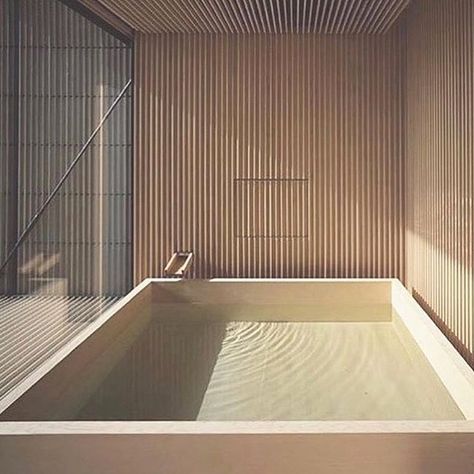 Kengo Kuma’s bathroom in Japan by John Pawson @johnpawson Indoor Swimming Pool, John Pawson, Dream Bath, Japanese Interior Design, Casas The Sims 4, Design Blogs, Indoor Swimming, Japanese Interior, Home Interiors