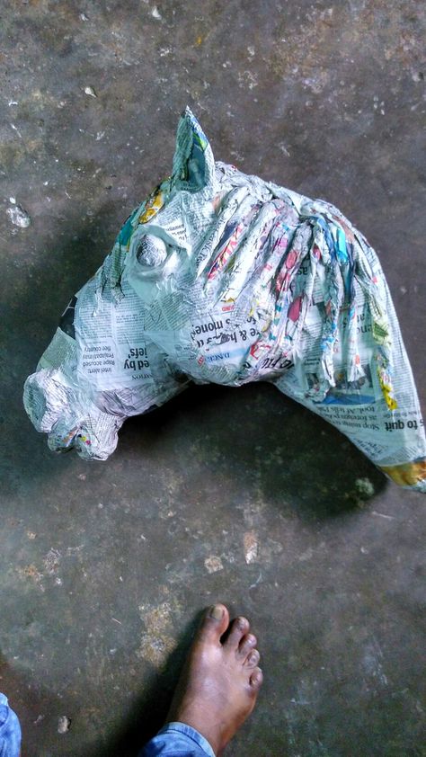 Paper Mache Horse, Operation Shoebox, Creepy Toys, Diy Wings, Paper Mache Animals, Hippie Shop, Newspaper Art, Paper Mache Sculpture, Art Deco Sculpture