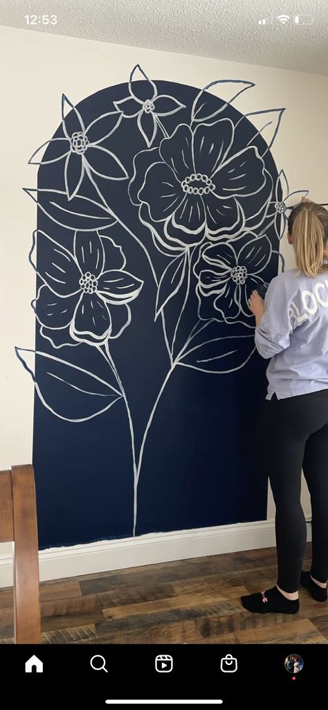 Mural Hand Painted, Cricut Wall Mural, Name Mural, Salon Mural Ideas, Wall Mural Ideas Painted, Closet Mural, Black Mural, Hand Painted Flower Wall, Simple Wall Murals Painted