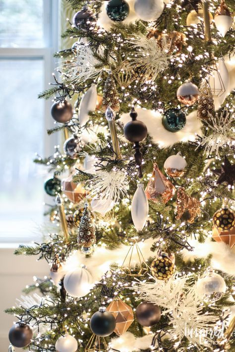 Black And Gold Christmas Tree, Lux Christmas, Black And Gold Christmas, Pretty Christmas Trees, Blue Christmas Decor, Holiday Home Tour, Farmhouse Christmas Tree, Alternative Christmas Tree, Gold Christmas Decorations