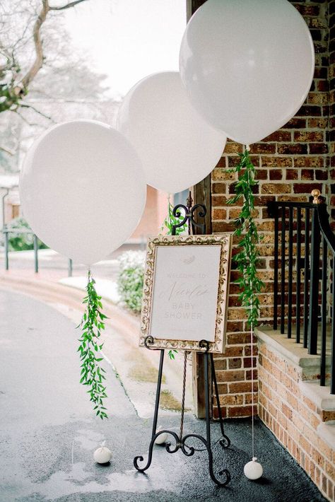 Entrance Party Decoration, Balloons Outdoor Party, Balloon Sign Entrance, Balloons On Welcome Sign, Balloon Walkway Entrance, Entrance Balloon Decoration, Welcome Balloon Decoration, Birthday Party Entrance Decoration, Welcome Sign With Balloons