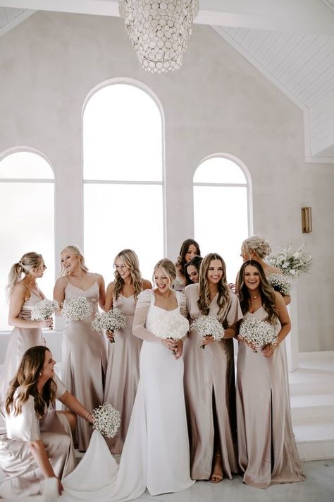 Light Coloured Bridesmaid Dresses, Classy Summer Wedding, Bridesmaids In Cream, White Alabaster Bridesmaid Dress, Champagne Bridal Party With Warm Flowers, Bride And Bridesmaid Bouquets, Spring Weddings, Classy Wedding Colors, 2024 Wedding Trends